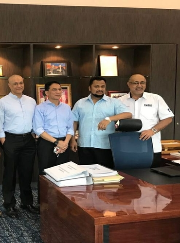 Dr. Kamrul with the MPs of Malaysia
